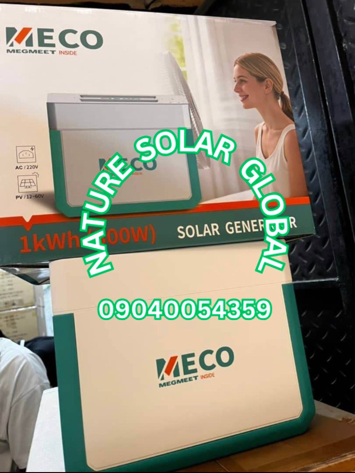 MECO 300W Rechargeable Solar Generator